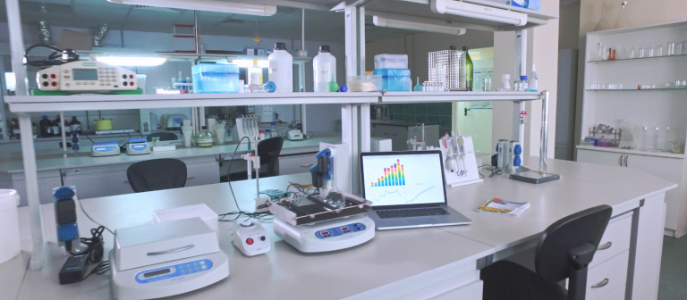 Aparelhos de Laboratório (1600 x 700 px)