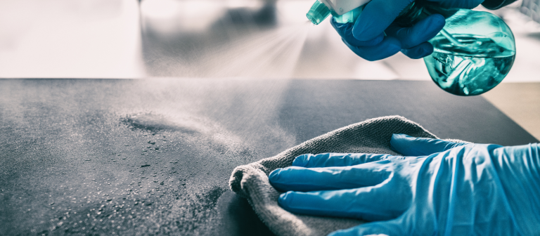 Higienização de Equipamentos de Laboratório