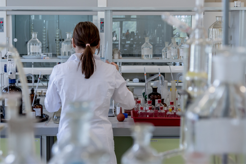 Sem nome 1600 px × 700 px 990 px × 660 px 6 Como Montar um Laboratório de Química? Dicas Básicas.