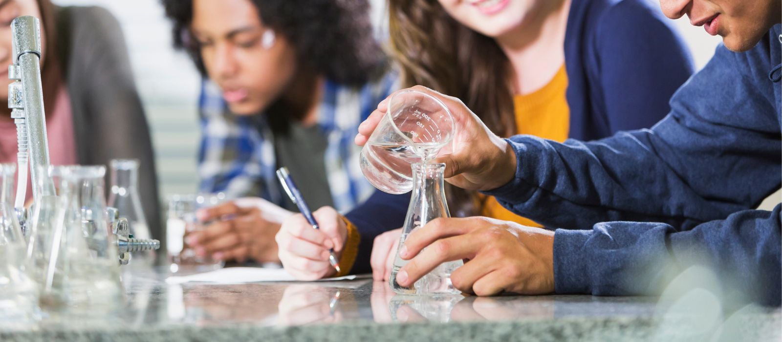 Vidrarias e Equipamentos laboratorio de quimica Comprando itens para Laboratório de Forma Adequada