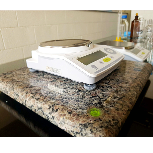 Mesa de Pesagem Antivibratoria para Balanca Semi Analitica 1 Checklist diário menos erros e mais confiança no laboratório