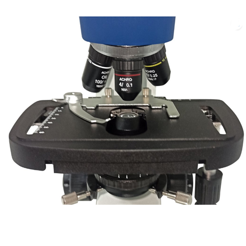 Microscopio Biologico Binocular 11 Microscópio Biológico Binocular 11
