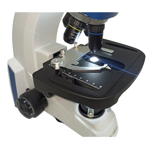 Microscopio Biologico Binocular 9 Microscópio Biológico Binocular 9