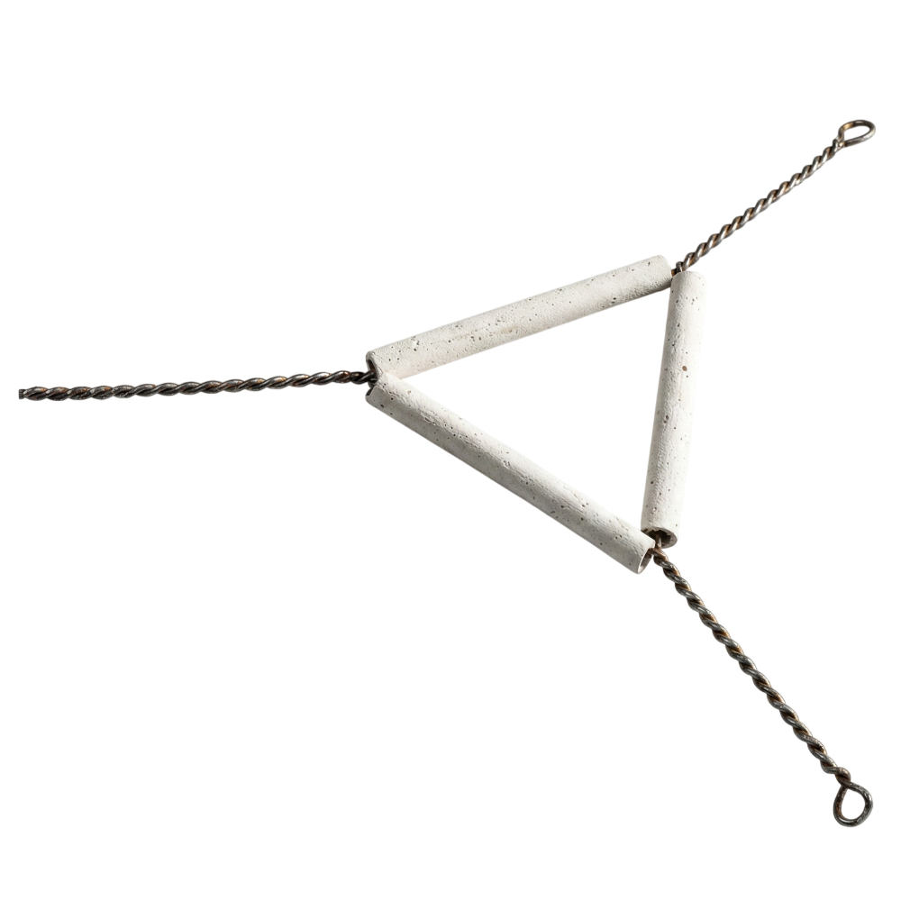 Triangulo de Arame Galvanizado com Tubos de Porcelana Triângulo de Arame Galvanizado com Tubos de Porcelana